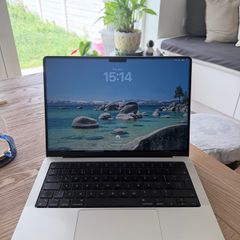 Macbook Pro - M3 Pro Chip - 18GB Ram - 512GB SSD