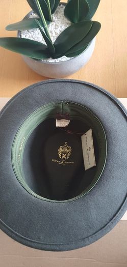 Ladies hat