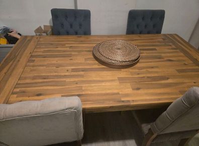 Solid oak Table and 4 Chairs