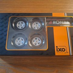 Ronal Ford/vw/bmw/porsche Alloys With Stand - For 1/18 - New In Box