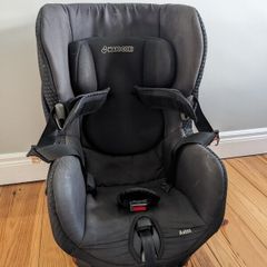 Maxi-Cosi Axiss Swiveling Toddler Car Seat