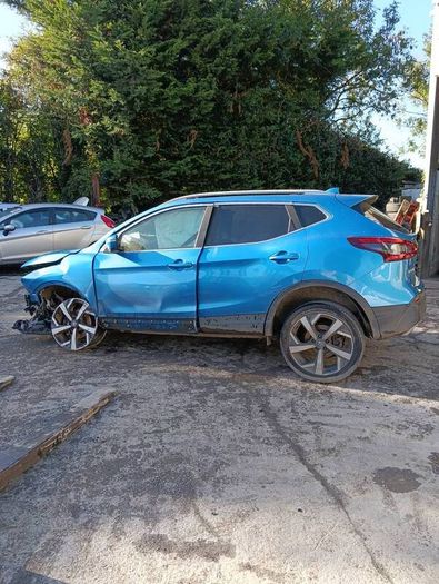 Breaking Nissan qashqai 2015