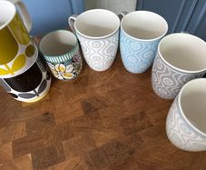 7 x designer mugs