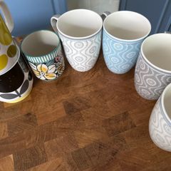 7 x designer mugs