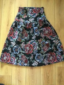 Beautiful Zara MIDI skirt size S Brand New