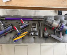 Dyson Gen5 hoover with genuine accessories