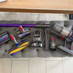 Dyson Gen5 hoover with genuine accessories
