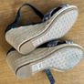 TOMS Denim Wedge Espadrilles Size 3.5 Blue Patterned Image 4