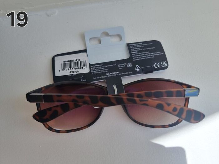 Foster Grant Sunglasses Brand New (2 for 15 Euro)