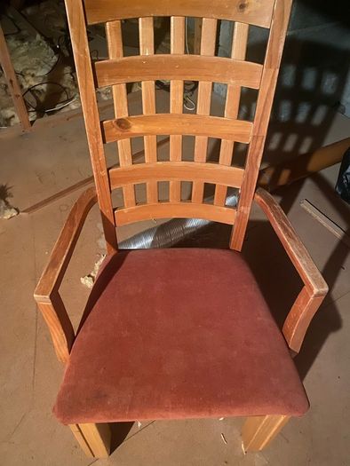 Large Extendable Solid Wood Dining Table & 8 Chairs (Covers Included)