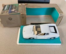 Ferrari Testarossa Miami Vice Damaged 1/24 Burago