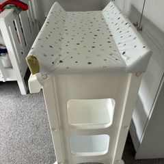 Baby changing table