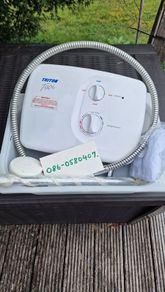Triton T90i electric shower
