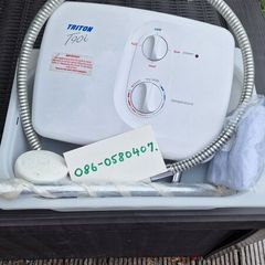Triton T90i electric shower