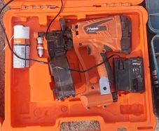Paslode PPN35Ci positive placement/joist hanger nail gun