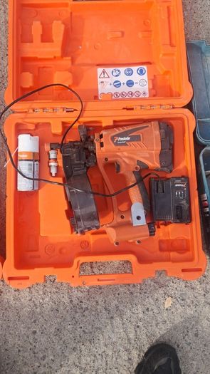 Paslode PPN35Ci positive placement/joist hanger nail gun