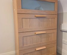 chest of drawers
