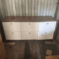 Chest of drawers