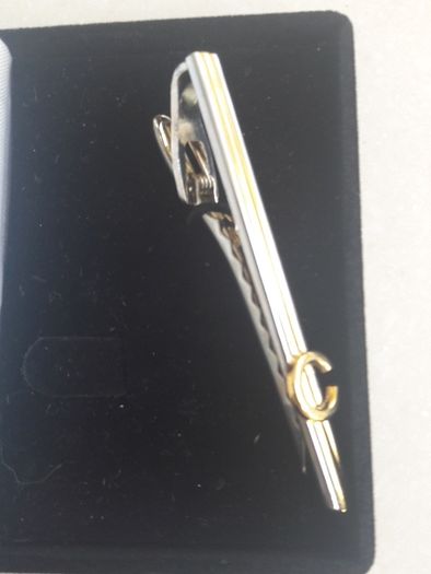 tie pin