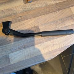 cube acid kick stand