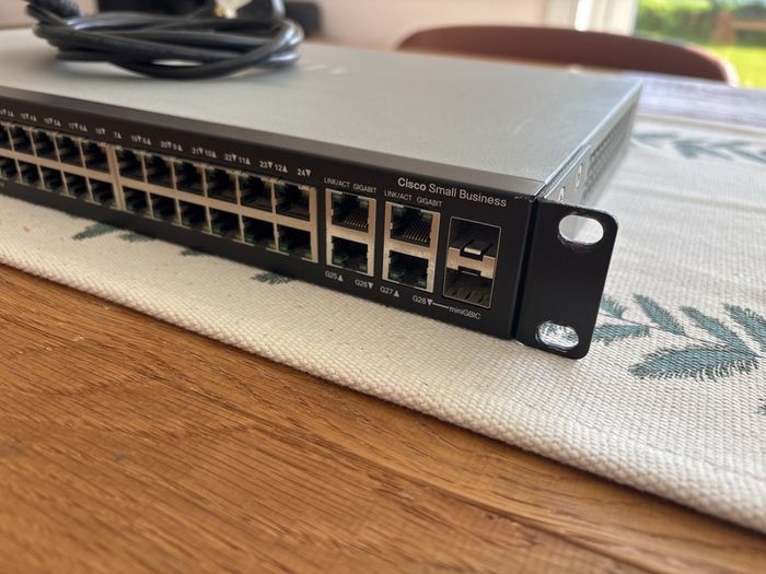 Cisco SG-300-28P POE switch