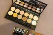 Seventeen eye palette