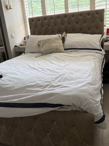 King size Bed