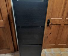 Shoe cabinet