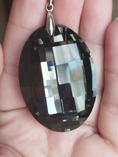 Pendant made of smoky quartz and 925 silver.