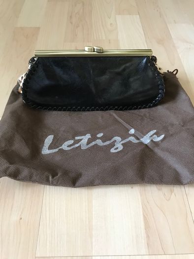 Black clutch