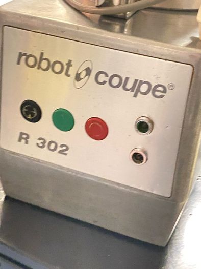 Proffesional robot coupe r 302