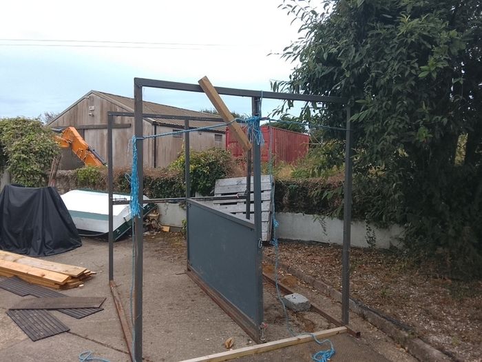 horsebox partition