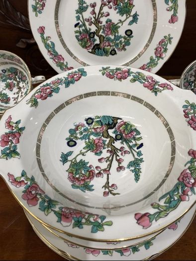Beautiful Royal Grafton Antique Porcelain