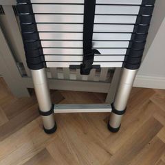 Multibao 3.2m telescopic aluminium ladder, mint condition
