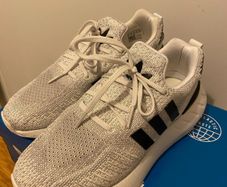 Nike (swift run 22 shoes )