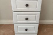 White 3-drawer chest / bedside