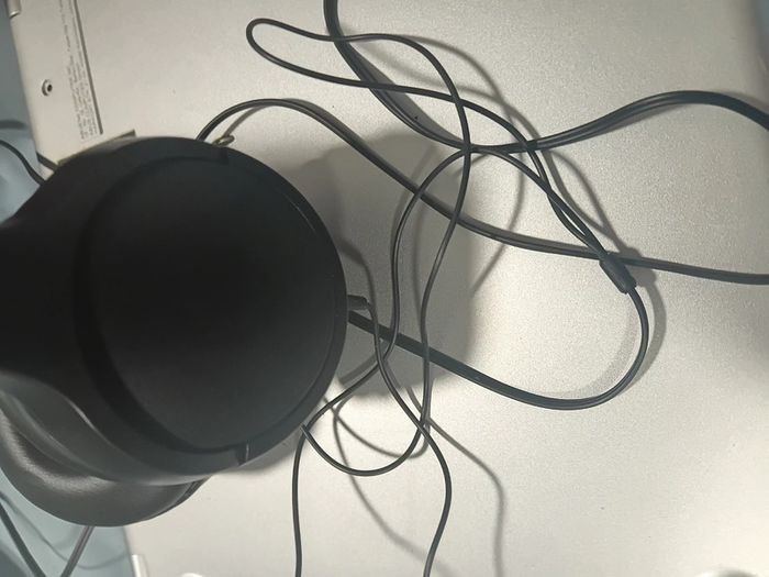 Headphones black   Ionos