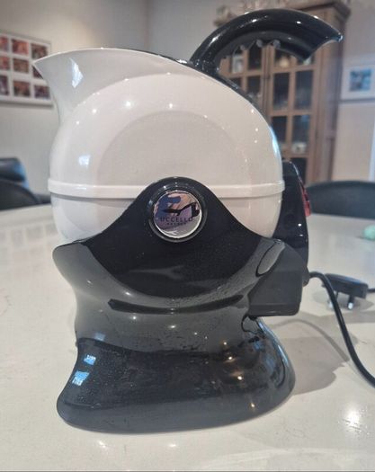 Uccello electric safety kettle