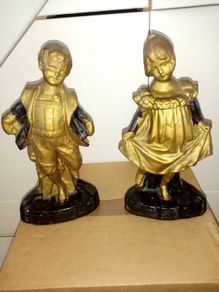 Chalk statues