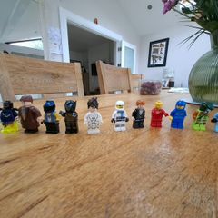 LEGO bundle 12 random mini figures