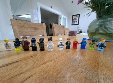 LEGO bundle 12 random mini figures