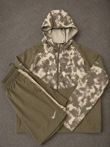 Nike olive colour set