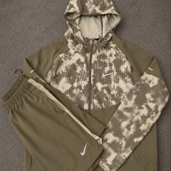 Nike olive colour set
