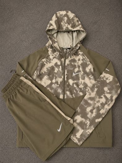 Nike olive colour set