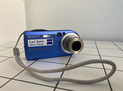 Sony Cyber-shot DSC-P100 5.1MP Digital Camera Blue