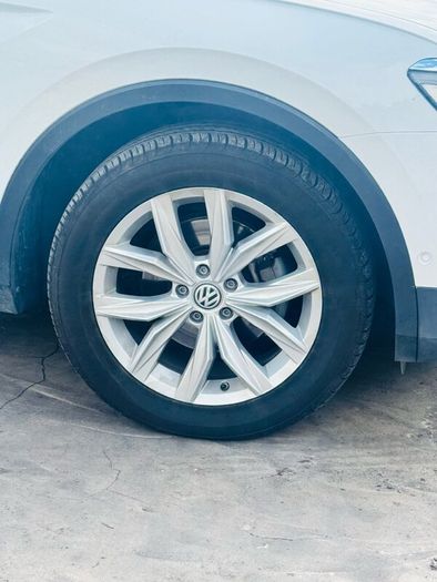 VW Tiguan Alloy Wheels Genuine set came off Tiguan