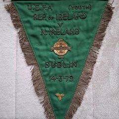 A Vintage Original Rare !  Soccer Embroidered Pennant Flag From 14.3.79  U.e.f.g. Rep Of Ireland Vs N. Ireland In Dublin  For Soccer Fans Collection
