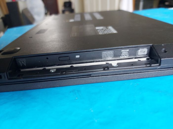 Lenovo  V110-15ISK, Model 80TL, 15.6 inch Laptop, Intel Core i3-6006U CPU, 2.00GHz, windows 10, 4GB Ram, 675GB HDD, Microsoft Edge, Chrome