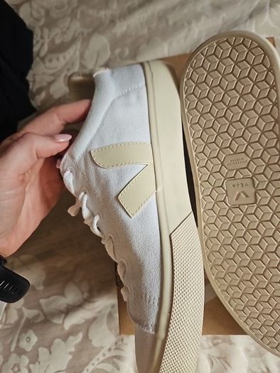 veja pierre white canvas 41