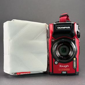 Olympus Tough TG -5 Shockproof Waterproof camera